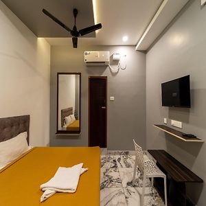 Hotel Bees
